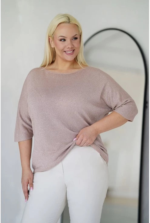 Pudrowy sweterek oversize ze srebrną nitką plus size damskie Monasou.pl