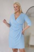 Błękitna sukienka z kopertowym dekoltem i drapowaniem materiału - Cande