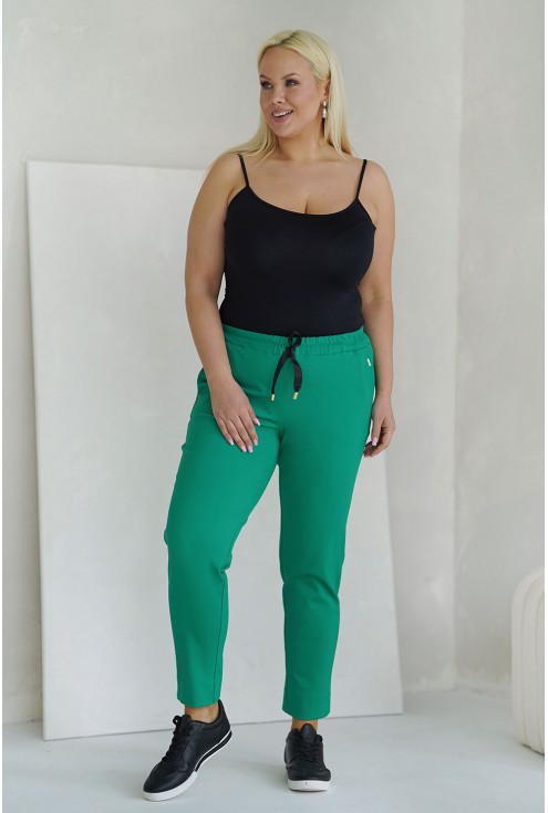 Zielone spodnie materiałowe idealne do codziennych stylizacji xxl monasou