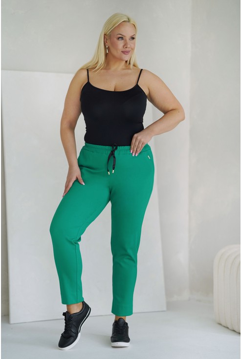 Zielone materiałowe spodnie w dużych rozmiarach monasou