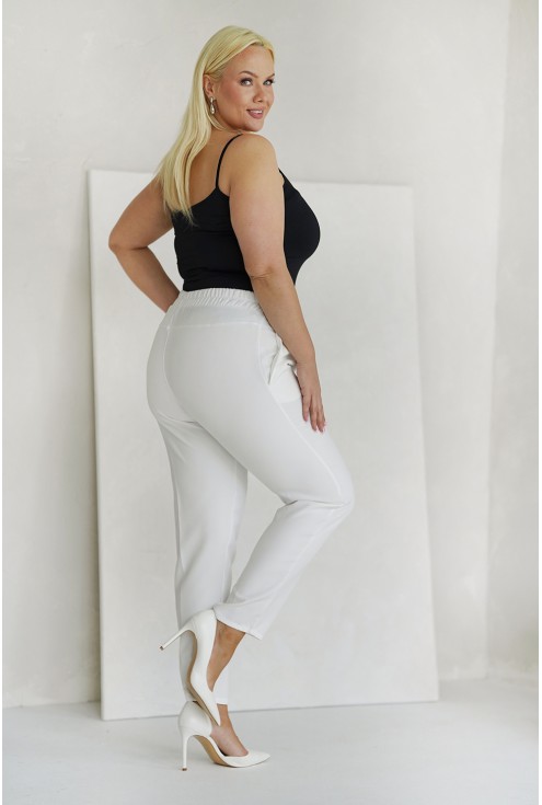 Kremowo-białe eleganckie spodnie xxl z prostą nogawką monasou