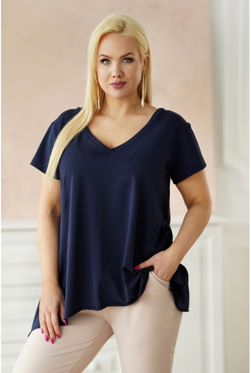 Granatowa bluzka plus size z dekoltem w serek