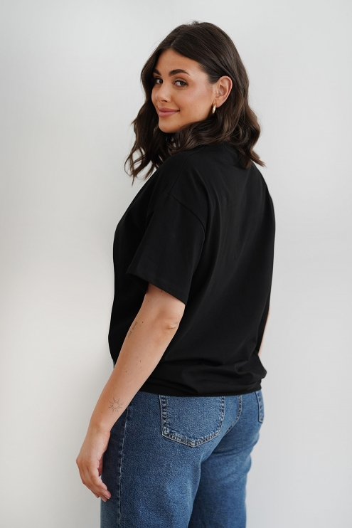 Czarna koszulka plus size do kupienia w sklepie monasou